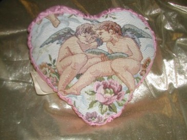 victorian pillow med