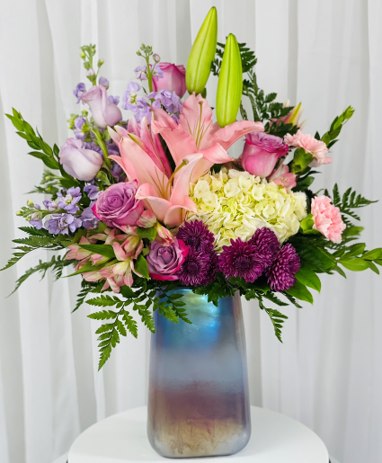 Blooms in Vase Wonderland
