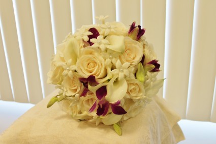 Bridal bouquet with calla lilies 