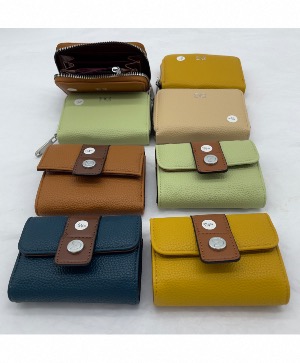 Wallets assorted colours Canadian owned You choose colour each sold separately 