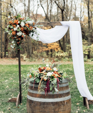Warm Bronze Ceremony Flowers