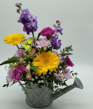 Watercan centerpiece Mother's Day