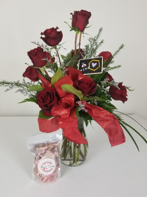 We BEE-long Together Dozen Roses Special in Wayne, NE | THE FLOWER CELLAR We BEE-long Together Dozen Roses Special in Wayne, NE | THE FLOWER CELLAR