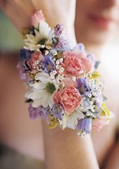 MIXED FLOWERS Wristlet Corsage