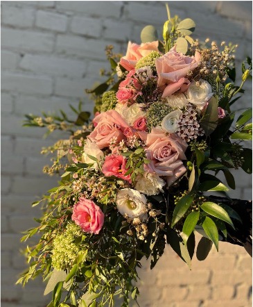 Wedding Bouquet  in Lakefield, ON | LAKEFIELD FLOWERS & GIFTS