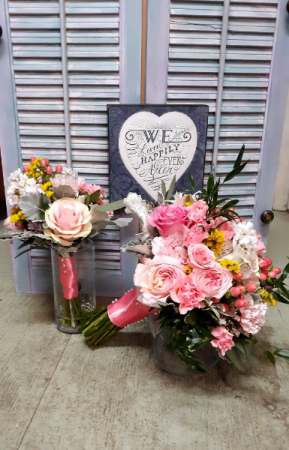Wedding Party Wedding Bouquet in Mc Louth, KS | MCLOUTH FLOWER LOFT Wedding Party Wedding Bouquet in Mc Louth, KS | MCLOUTH FLOWER LOFT