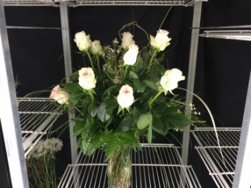 Weekly Special - Dozen Pink Roses