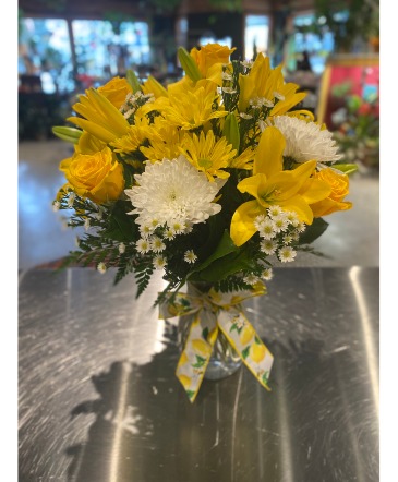 When Life Gives You Lemons  Vase Design  in South Milwaukee, WI | PARKWAY FLORAL INC.