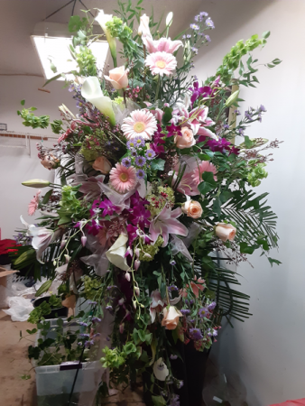 whispering spray spray with orchids and mix up scale flowers