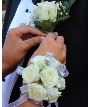 WHITE AND IRIDESCENT BOUTONNIERE 