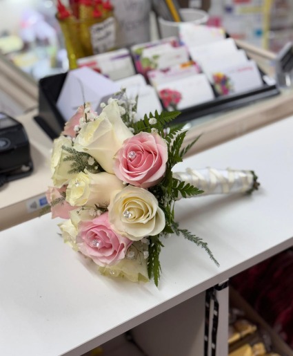 white and pink bridal  bridal bouquet 