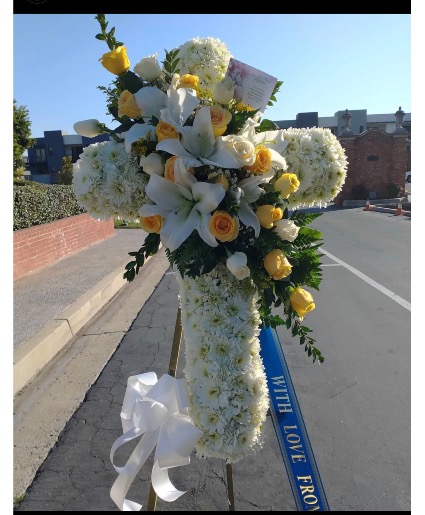 White And Yellow  Standing Spray