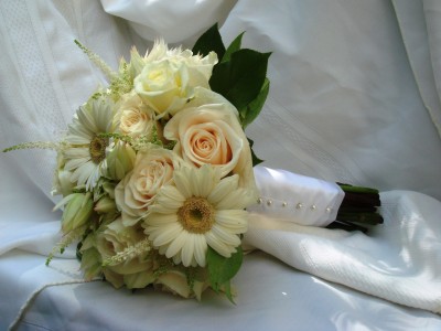 white bridal bouquet with gerbers daisies wedding