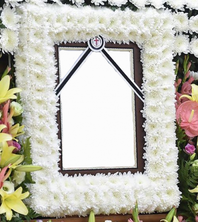 WHITE CUSHION PICTURE FRAME/MEMORIAL STANDING PICTURE SPRAY ON 5'-6