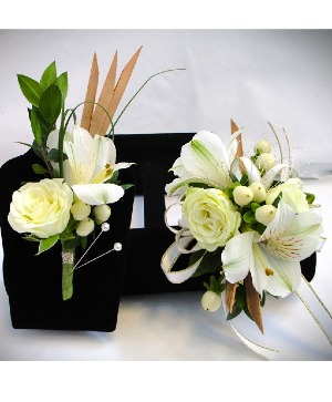 WHITE ELEGANCE BOUTINNIERE/CORSAGE COMBO SET CORSAGE AND BOUTINNIERE SET