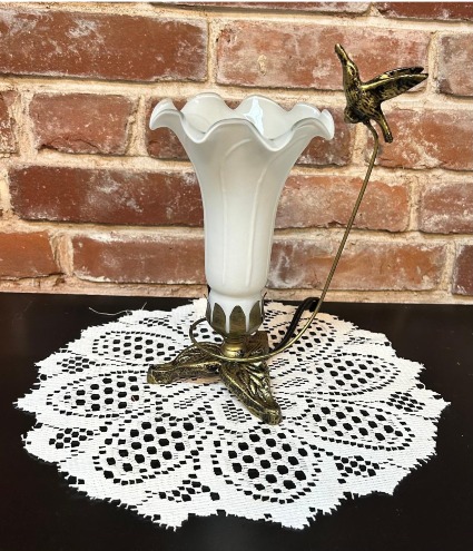 White Glass Lily Hummingbird Lamp