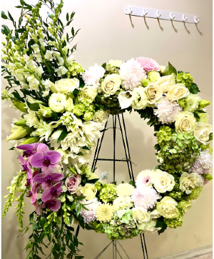 WHITE , GREEN AND PURPLE  WREATH 24"