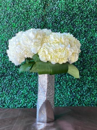 White Hydrangea Center Piece  Wedding Centerpiece in Miami, FL | FLOWERTOPIA