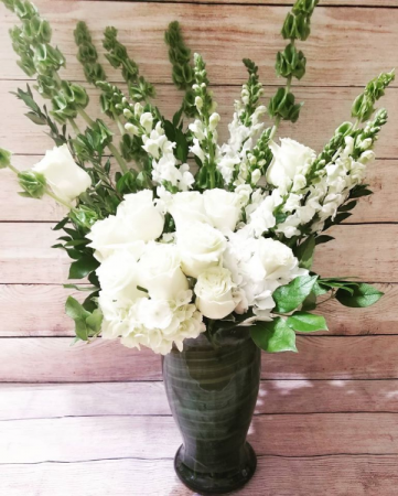 White Impression Elegant Flowers
