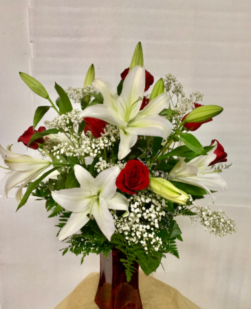 White lilies and roses