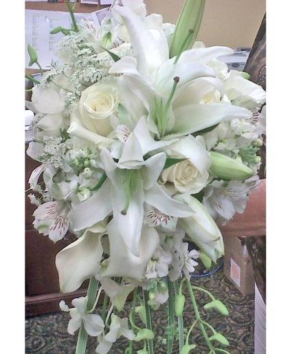 white lily bouquet 