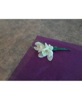 white orchid boutonniere   boutonniere 