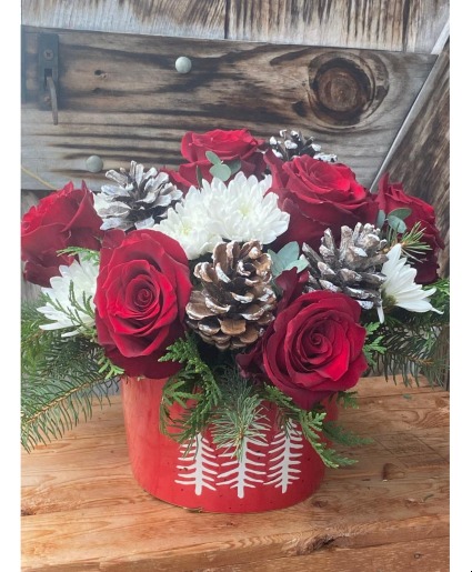 white pine & roses All around center piece