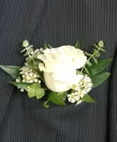 WHITE POCKET BOUTONNIERE 