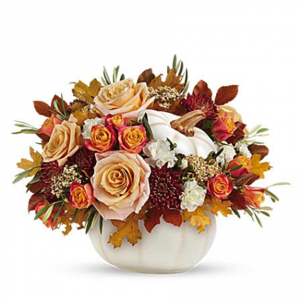 white pumpkin flower arrangement 