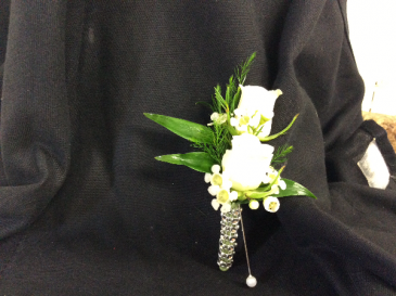WHITE ROSE BOUT WITH RHINESTONE STEM WRAP BOUTONNIERE