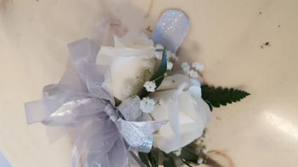 white rose cousage