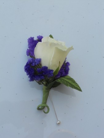 White Rose with Statice   in Troy, MI | ACCENT FLORIST
