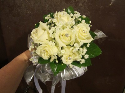 White roses Handheld