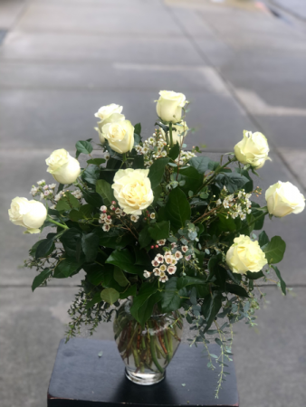 One Dozen White Roses 