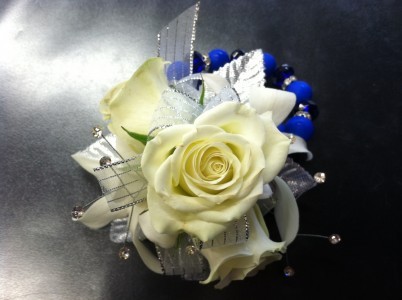 White Roses with a touch of Blue Wristlet