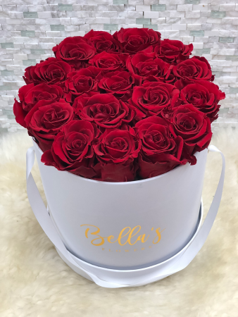 White Round Box Eternal Roses 16 Roses Last Up To In New York Ny Bella S Flowers New York City