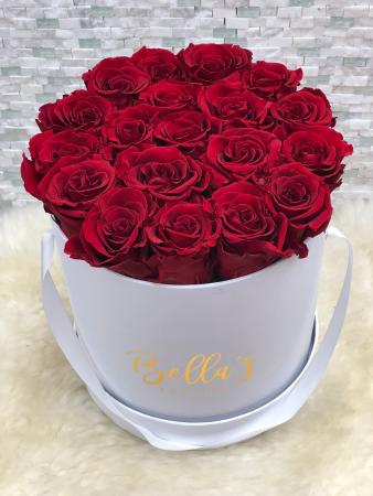 WHITE ROUND BOX- ETERNAL ROSES 16 ROSES LAST UP TO
