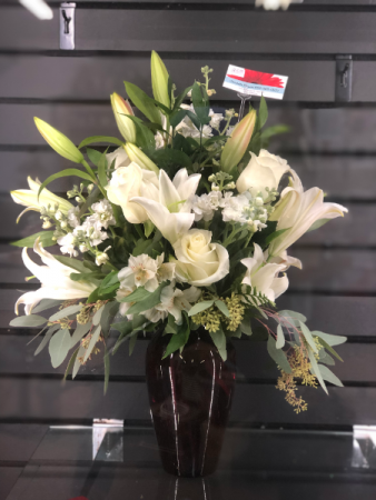 White Splendor Lily and roses