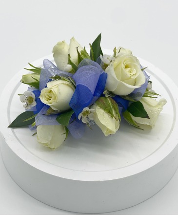 Spray Rose Corsage Basic Corsage  in Castle Pines, CO | THE FLOWER SHOP CASTLE PINES