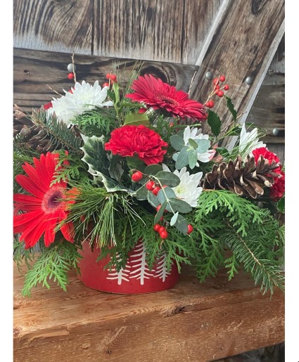 Whitepines Centerpiece fresh centerpiece