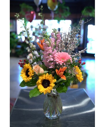 Wild Flower Mix  Locally Grown Lilies  in South Milwaukee, WI | PARKWAY FLORAL INC.
