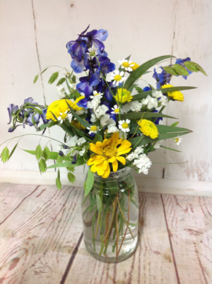Wild Tuscan Small in Easton, CT | Felicia's Fleurs Wild Tuscan Small in Easton, CT | Felicia's Fleurs