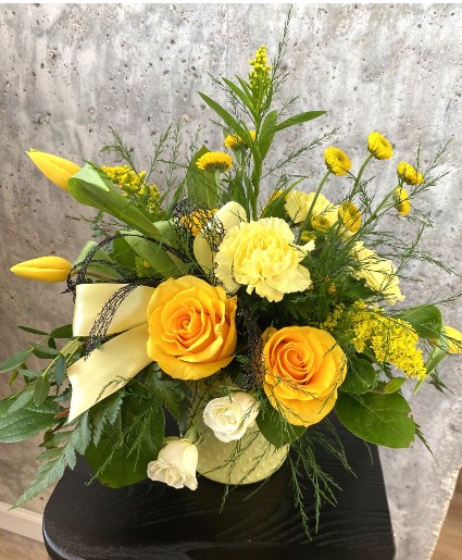 Wildcat & Roses Floral Arrangement