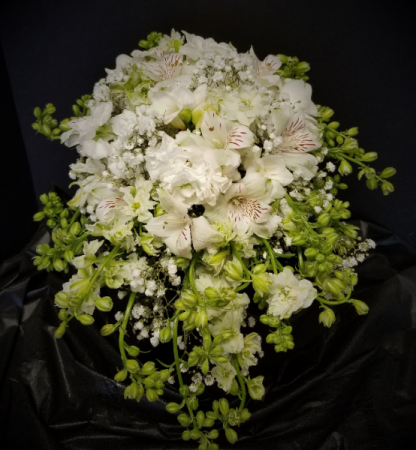 white wildflower bouquet