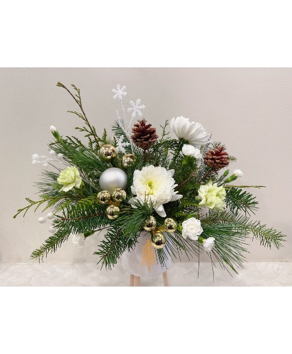 Winter Kiss Arrangement