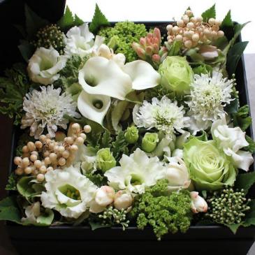 Winter Snow Flakes Flower Box Arrangement in Oakville, ON | ANN'S FLOWER BOUTIQUE-Wedding & Event Florist Winter Snow Flakes Flower Box Arrangement in Oakville, ON | ANN'S FLOWER BOUTIQUE-Wedding & Event Florist