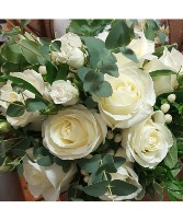 WINTER SPLENDOR Hand-tied bouquet