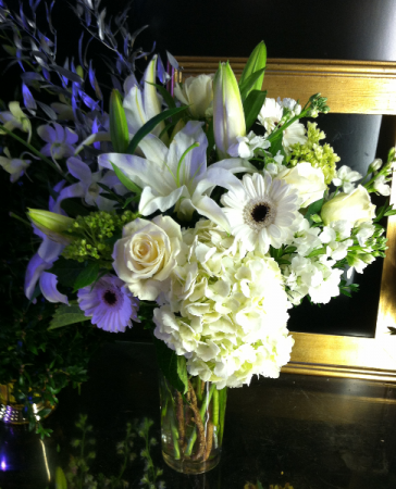 Bright White Blooms Large Arrangement of Holland White Flowers