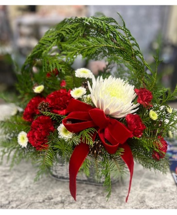 Winter Woods Gate  in Portland, MI | COUNTRY CUPBOARD FLORAL