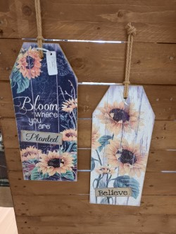 Wooden tag signs Giftware